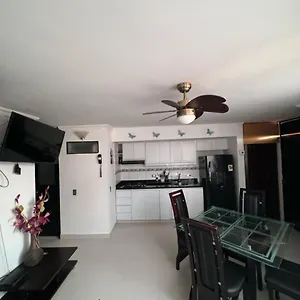 Apartamento Encantador Apto En El Rodadero Frente A La Playa, Santa Marta (Magdalena)